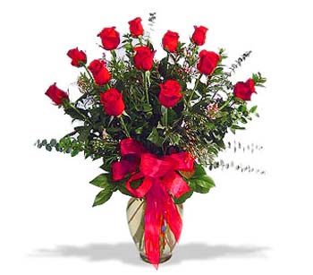 çiçek siparisi 11 adet kirmizi gül cam vazo  Sinop hediye sevgilime hediye çiçek 