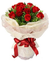 12 adet kırmızı gül buketi  Sinop güvenli kaliteli hızlı çiçek 