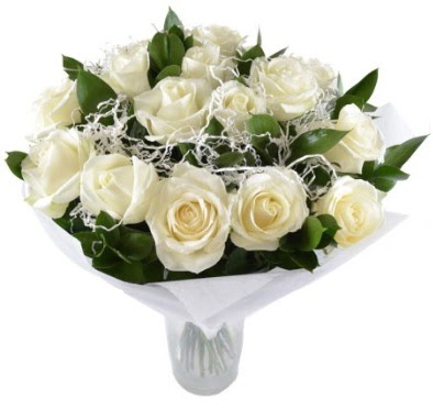 15 beyaz gül buketi sade aşk  Sinop internetten çiçek satışı 