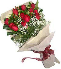 11 adet kirmizi güllerden özel buket  Sinop 14 şubat sevgililer günü çiçek 