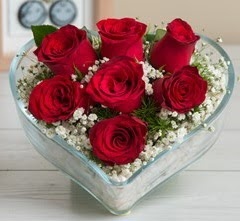 Kalp içerisinde 7 adet kırmızı gül  Sinop ucuz çiçek gönder 