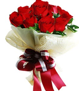 9 adet kırmızı gülden buket tanzimi  Sinop ucuz çiçek gönder 